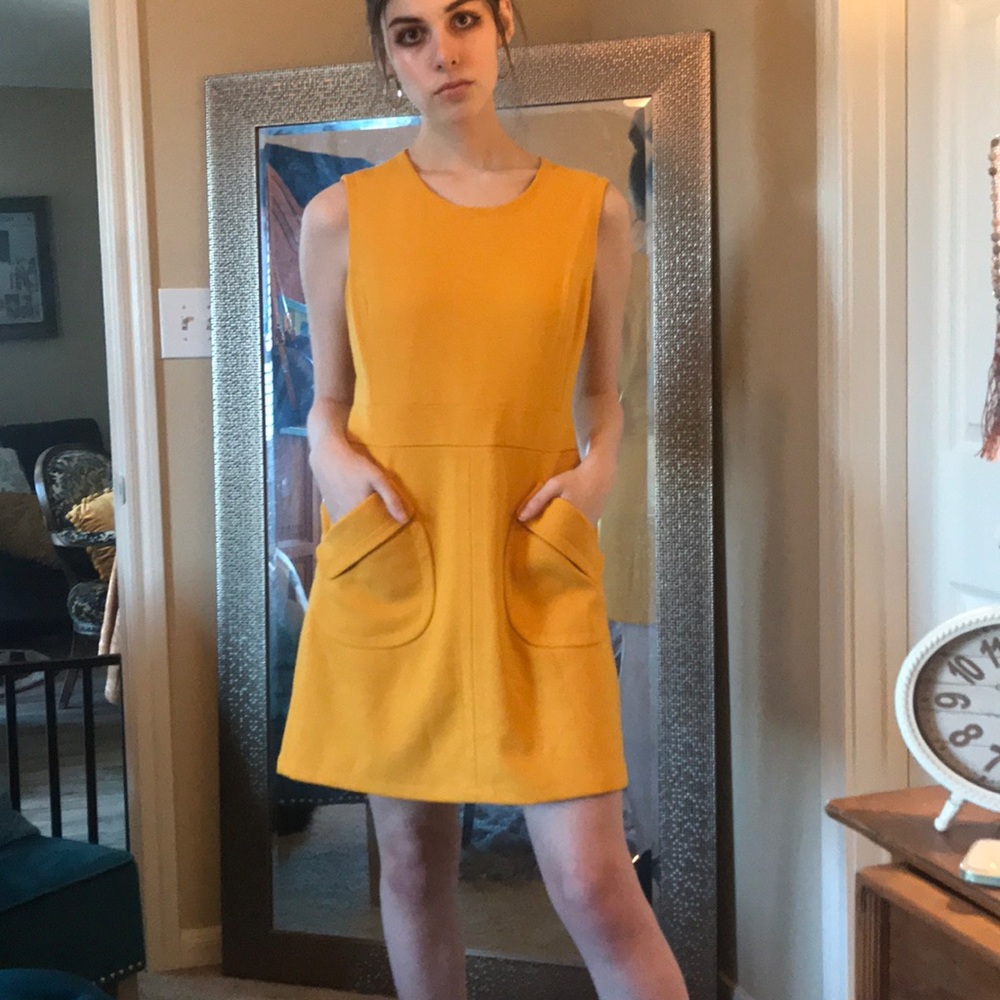Worn twice and in excellent condition!